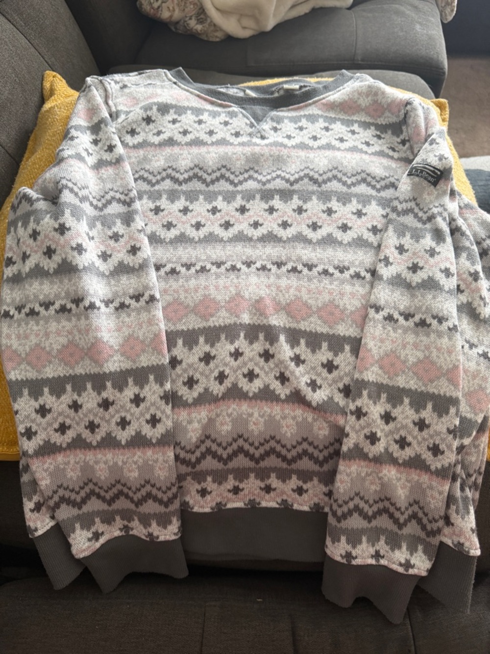 Cozy Patterned LL Bean Knit Sweater in Gray & Pale Pink